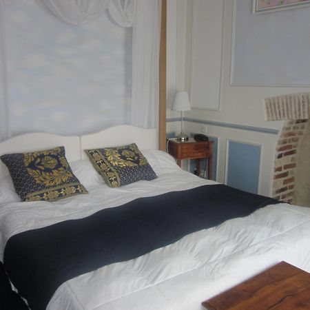 Hotel La Cognette A 25 Kilometres De Chateauroux Et 30 Kilometres De Bourges Исудён Экстерьер фото