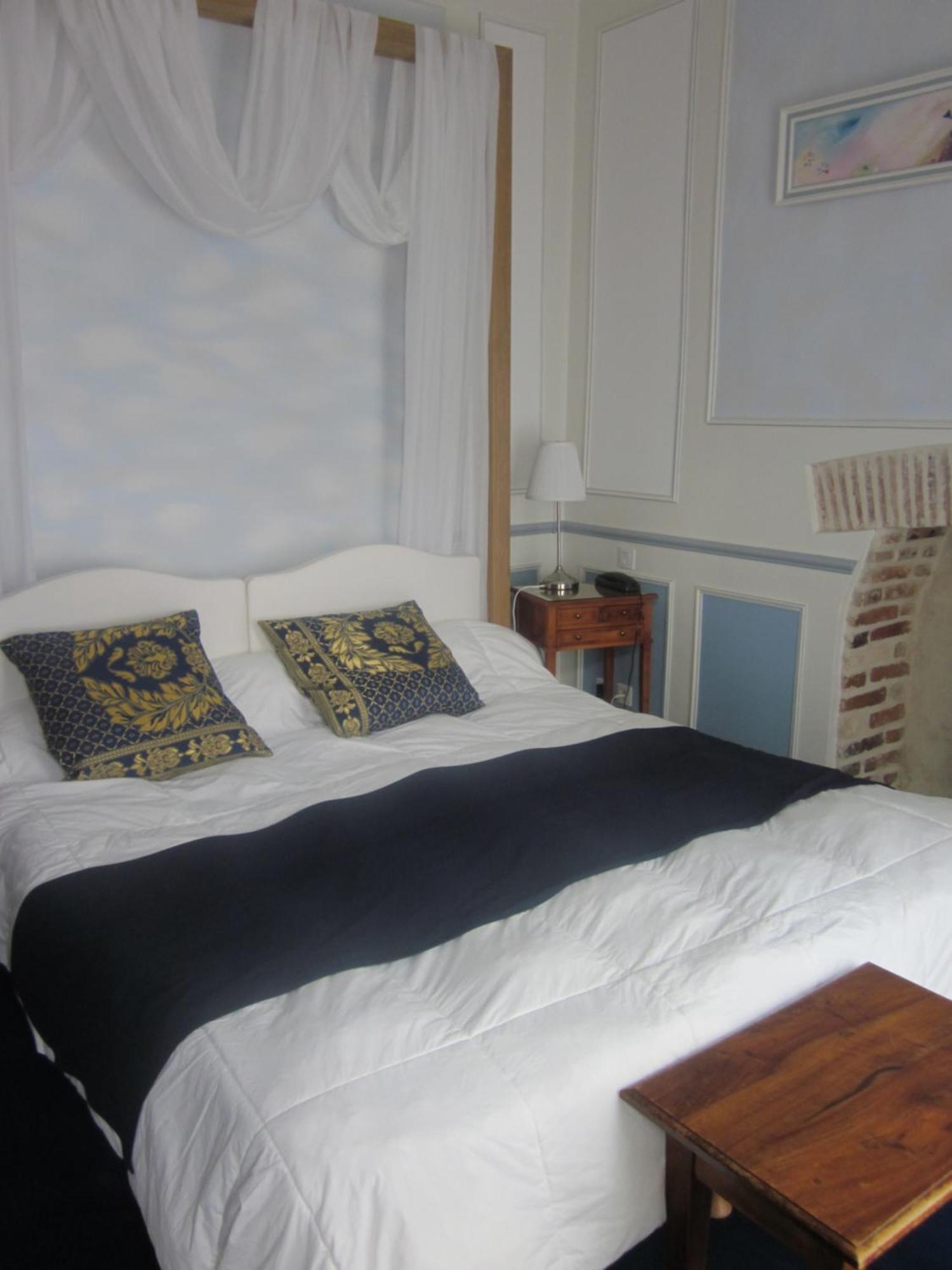 Hotel La Cognette A 25 Kilometres De Chateauroux Et 30 Kilometres De Bourges Исудён Экстерьер фото